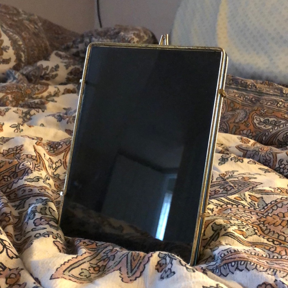 Gold colored weathered antique style frame 5 x 7